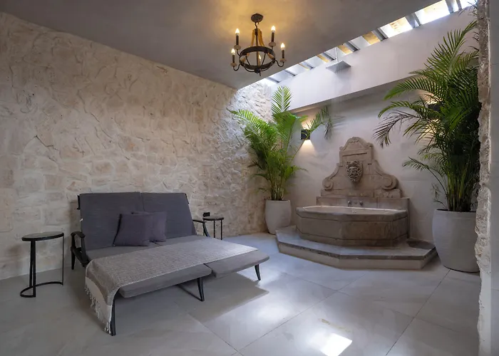 O:Live Boutique , A Small Luxury Of The World (Adults Only)